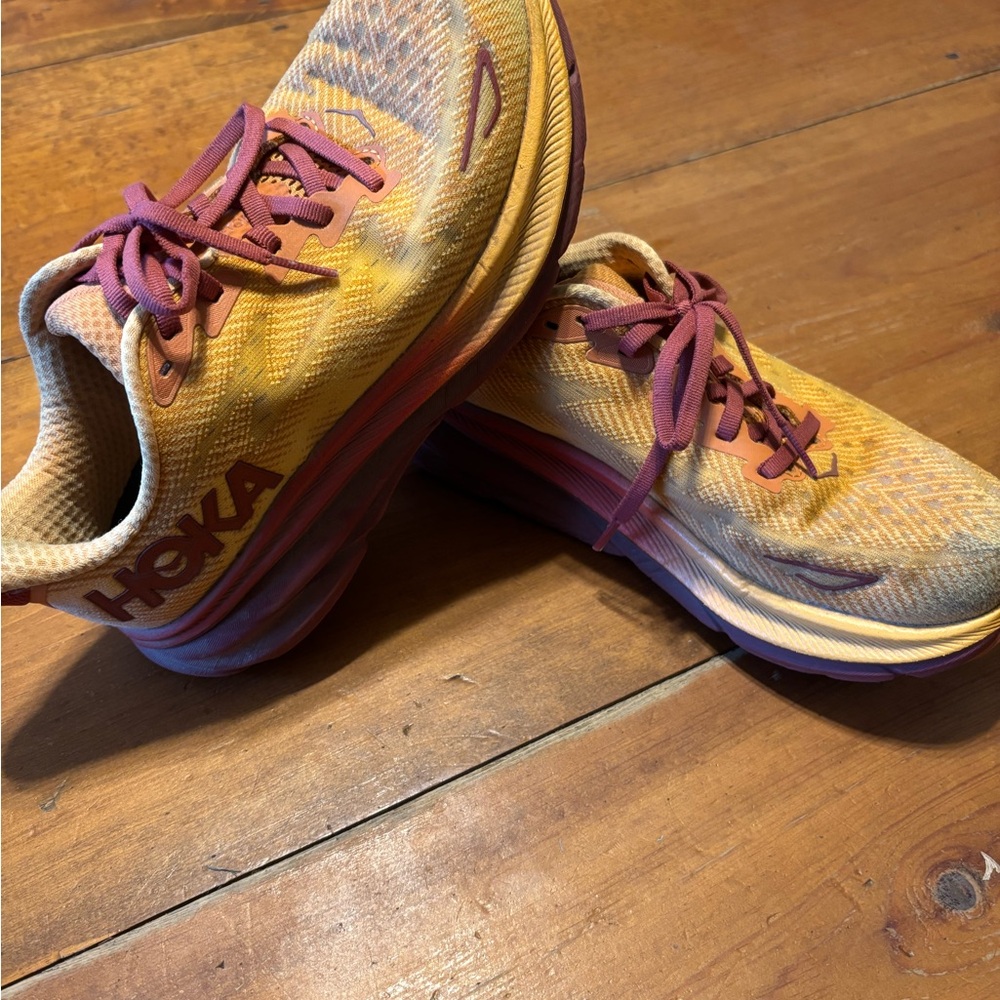 Hoka One Clifton 9 Shoes